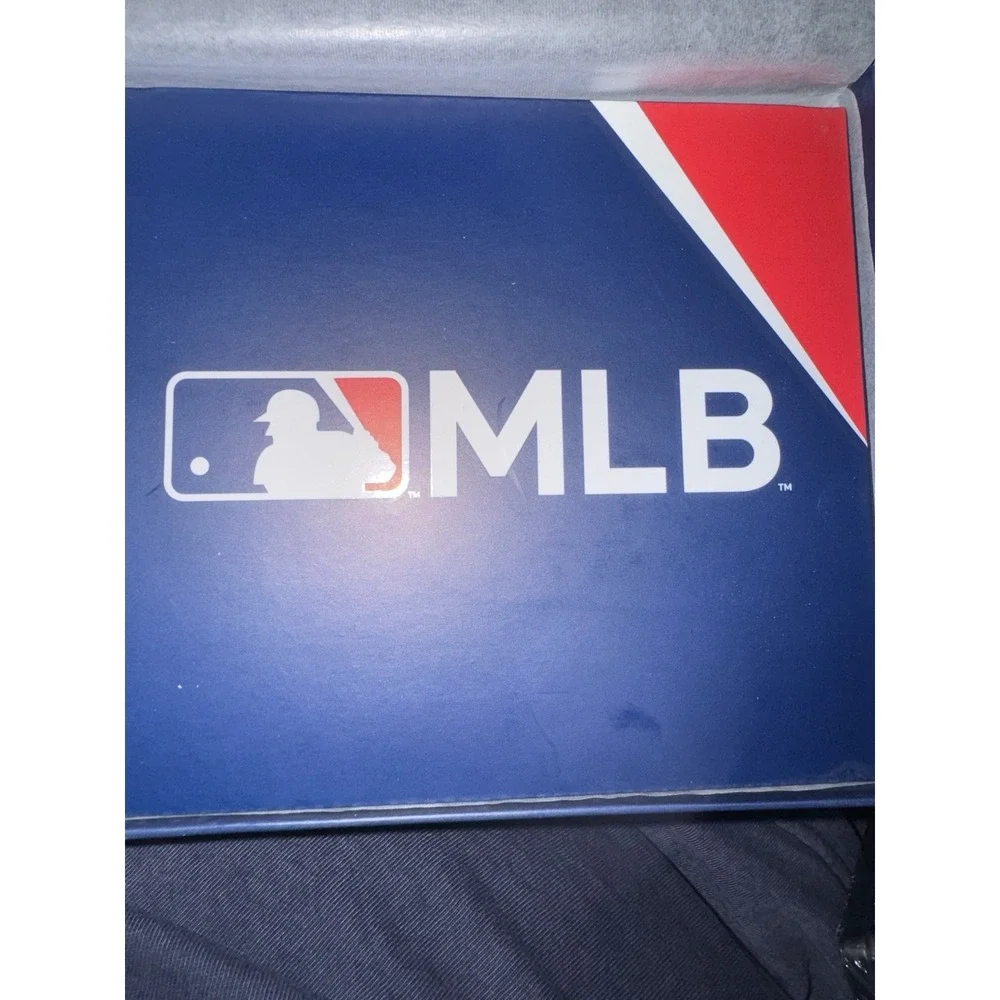 Invicta mlb new